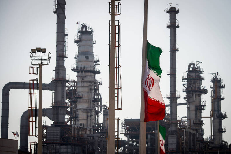 Tanker rates surge, container lines monitor Mideast after US bombs Iran